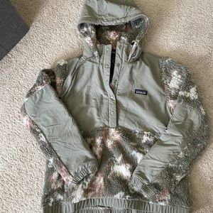 NWT Patagonia Fleece Pullover